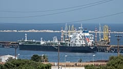 Sicilya açıklarında The San Sebastian petrol tankeri