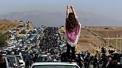 شرکت کنندگان در مراسم چهلم مهسا امینی در سقز