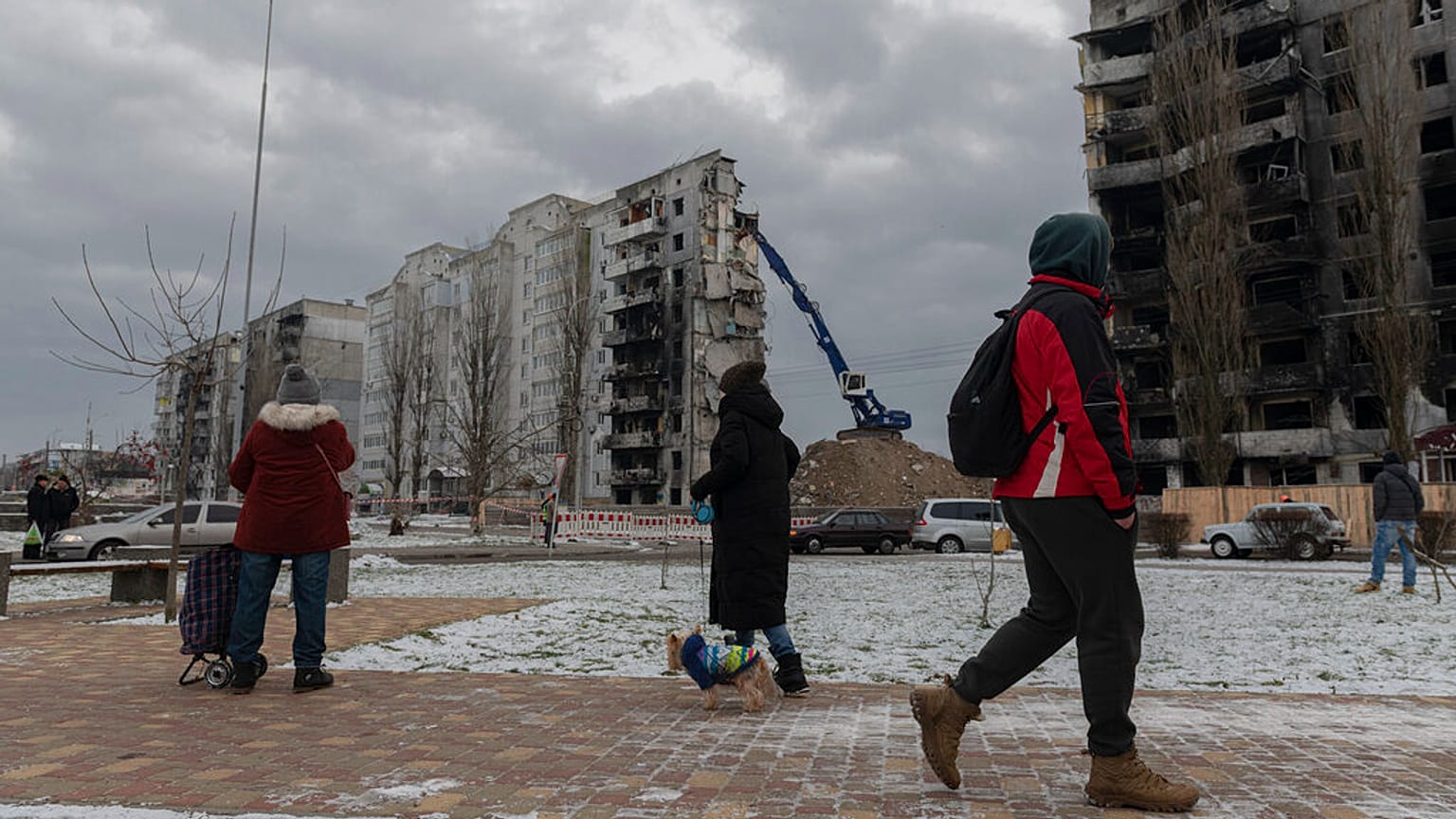 Des habitants de Borodyanka en plein hiver, 13 décembre 2022