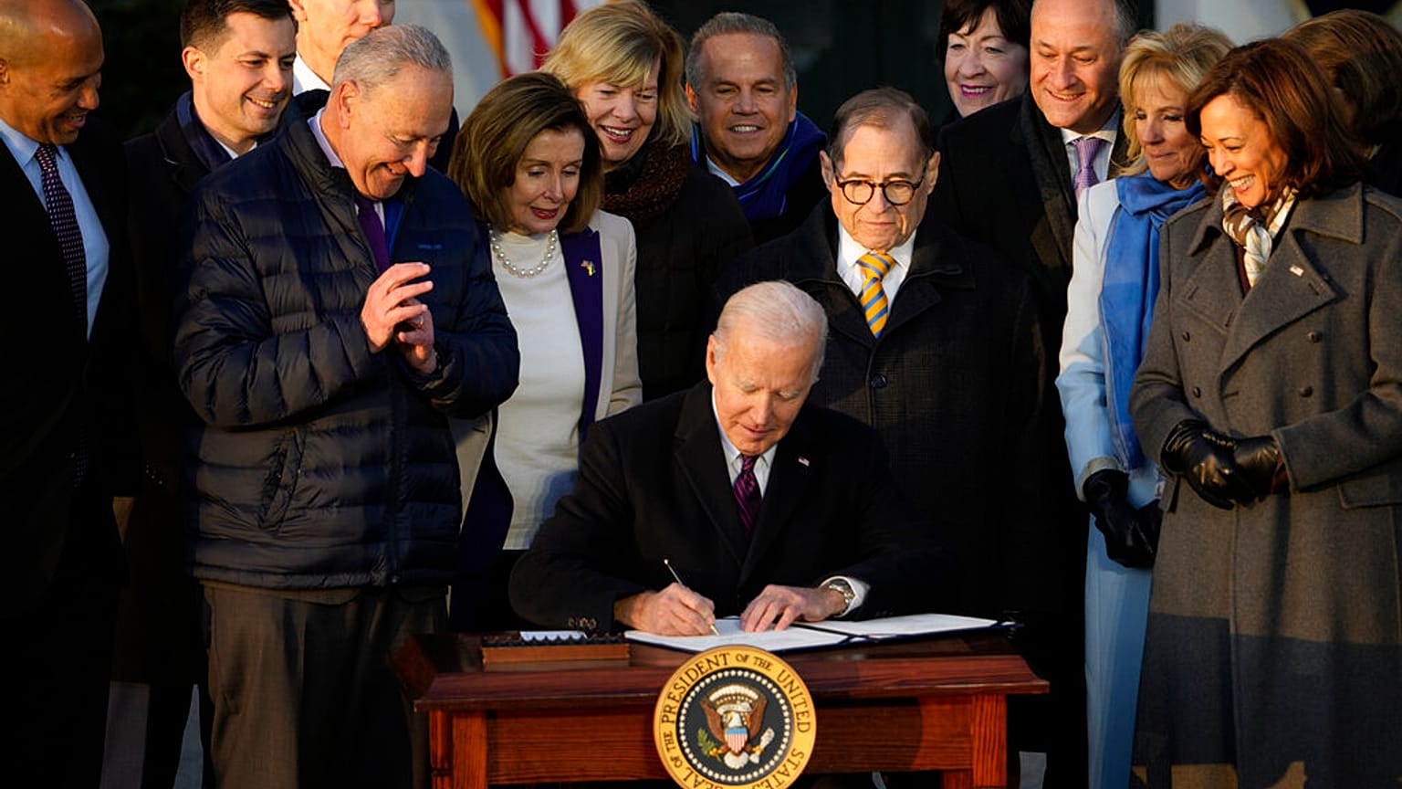 Le président américain Joe Biden signe la loi protégeant le mariage homosexuel, 13 décembre 2022,