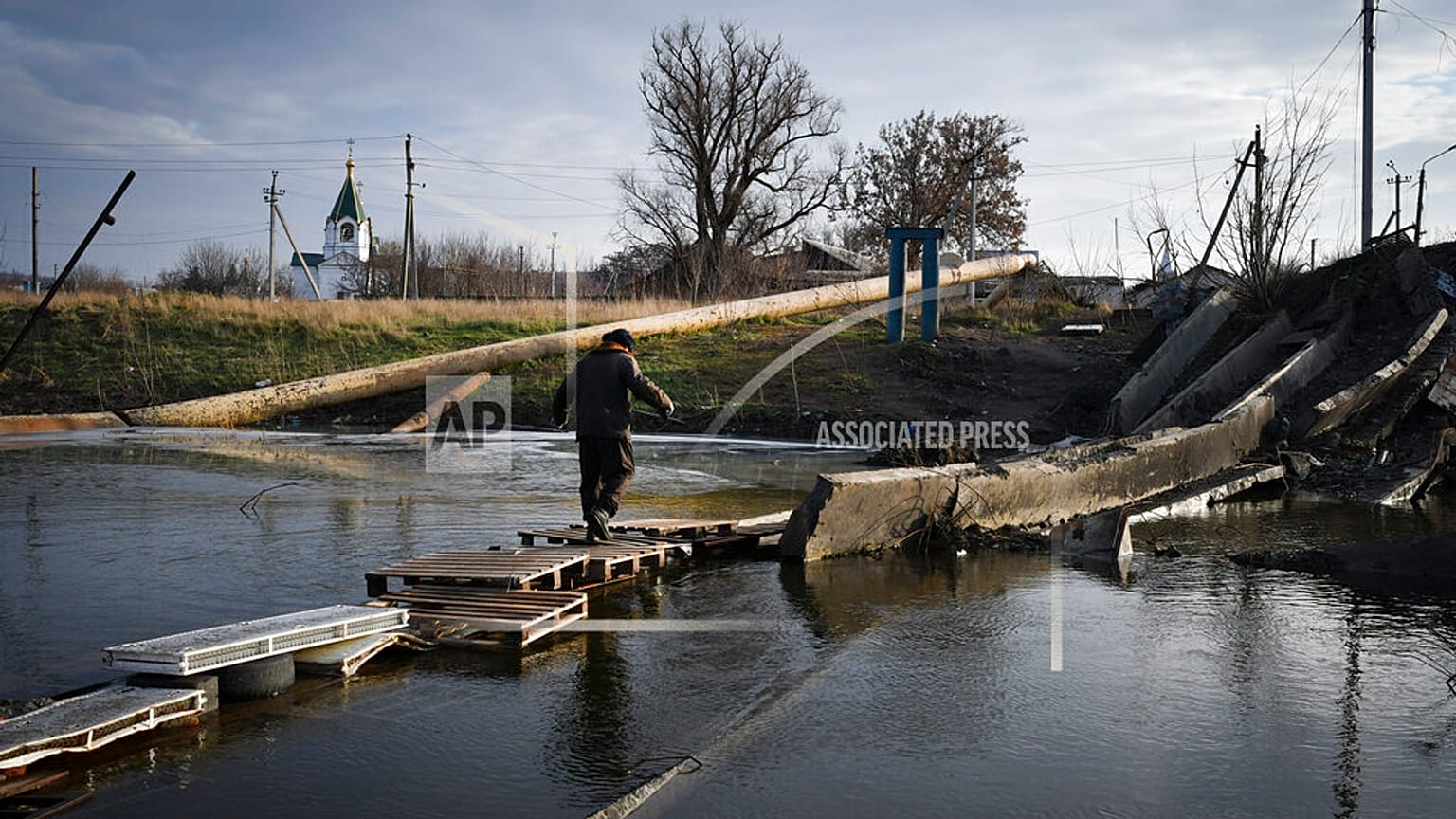Die Stadt Bachmut im Osten der Ukraine ist schwer umkäpft. Freiwillige Helfer bemühen sich, die Zivilisten zu evakuieren
