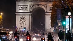 قوس النصر وجادة الشانزليزيه
