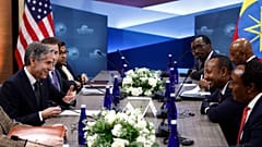 El secretario de Estado de EE. UU., Antony Blinken, se reúne con el primer ministro de Etiopía, Abiy Ahmed, durante la cumbre en Washington, el 13 de diciembre de 2022. 