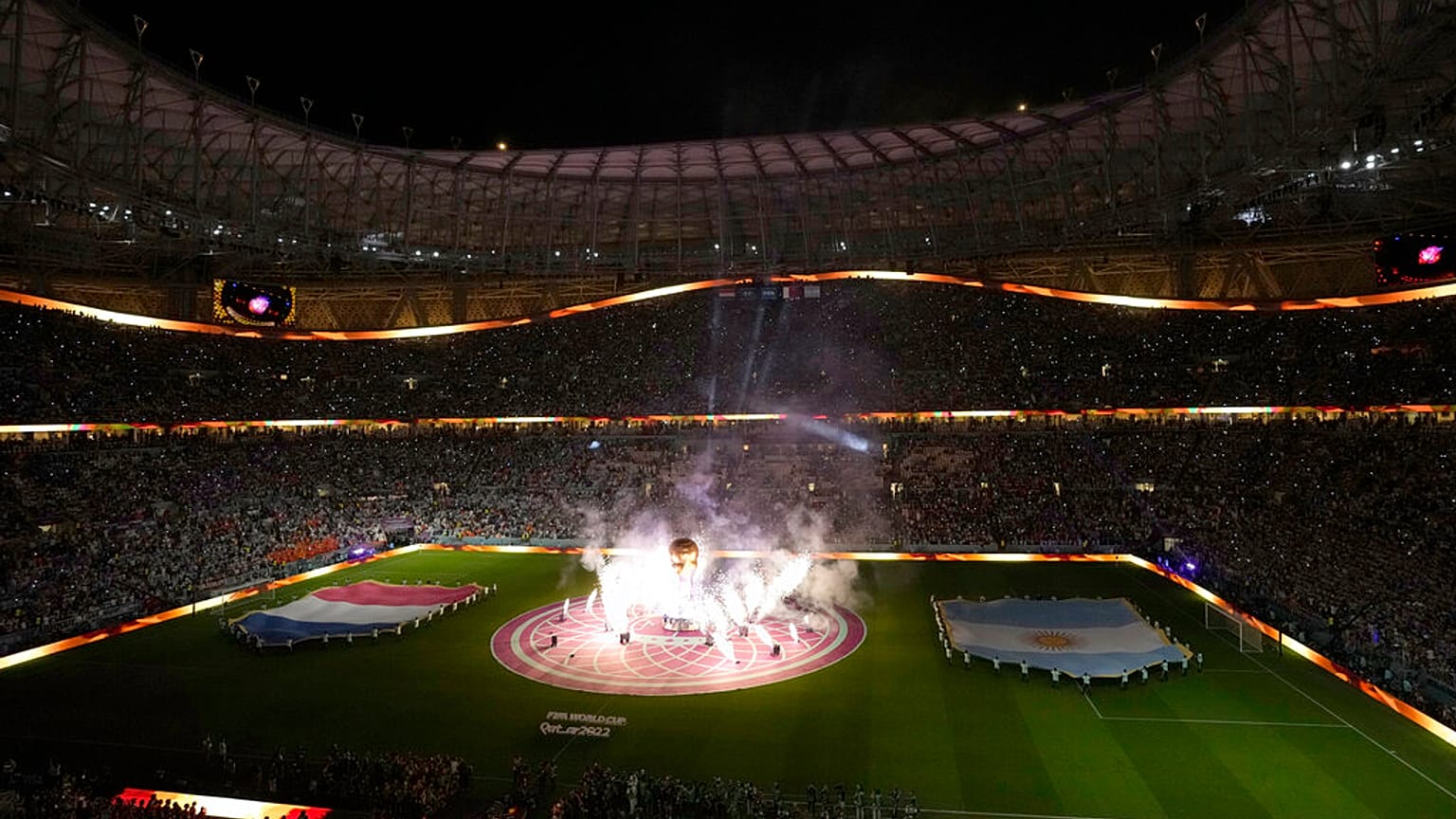 A Luszail stadion belülről