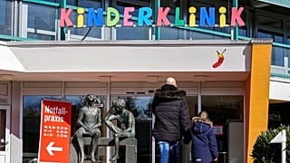 Almanya'daki hastanelerde 1995 yılında 25 bin olan çocuk yatağı sayısı şu an 18 bine düşmüş durumda