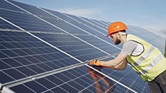 According to Oxford University researchers, ending fossil fuel use by 2050 will save the world at least $12 trillion (€11.3 trillion).