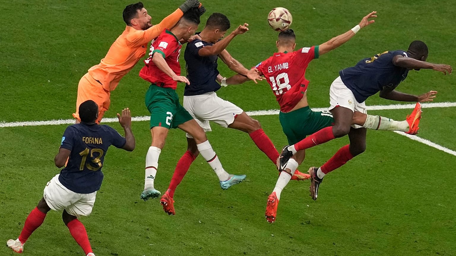 خلال مباراة المنتخب المغربي وفرنسا 14 ديسيمبر الدوحة، قطر.