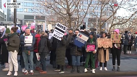 Nurses picketed various sites across the capital, including here at St Thomas' Hospital