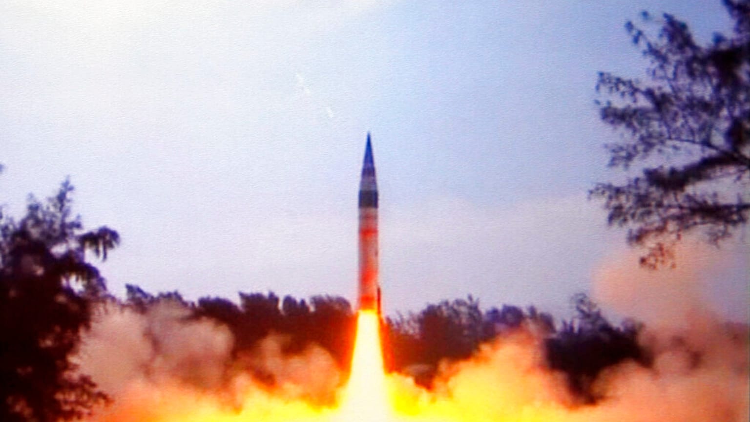 Hindistan nükleer kapasiteli, 5 bin kilometre menzile sahip "Agni-5" isimli füzeyi test etti
