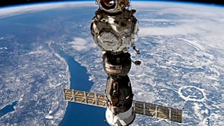 Российский космический корабль "Союз" в полете