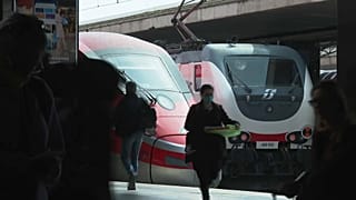In agitazione anche il personale delle Ferrovie dello Stato. Traffico perturbato su Intercity e regionali. Circolano regolarmente le Frecce