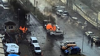 صورة من الأرشيف لانفجار في إزمير التركية 
