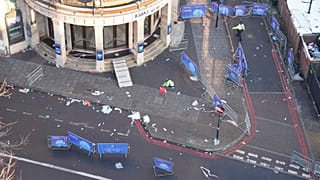 المشهد أمام بريكستون O2 أكاديمي بعد حادثة التدافع 