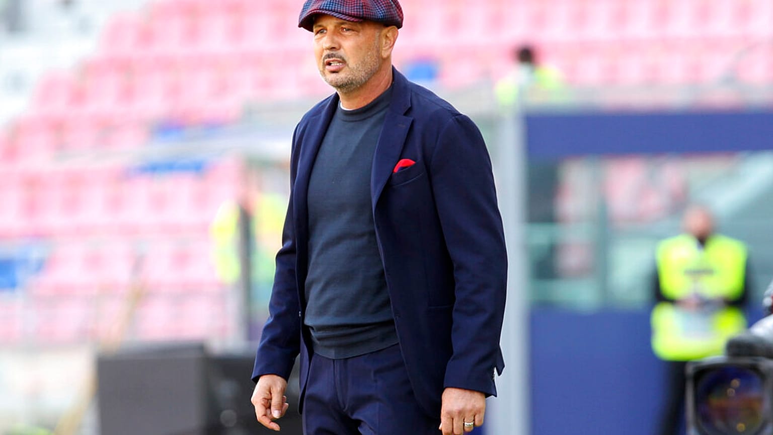 Szinisa Mihajovics a Bologna edzőjeként 2021-ben.