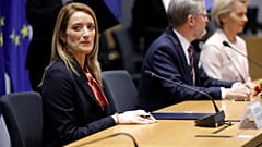 Roberta Metsola, az EP elnöke december 15-én Brüsszelben