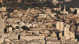 صورة أرشيفية لمنظر عام يظهر جزءاً من العاصمة الجزائرية، 6 ديسمبر 2017.