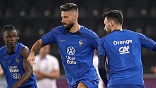 France's Olivier Giroud, center, and France's goalkeeper Hugo Lloris, right, practise during a training, 16 December 2023