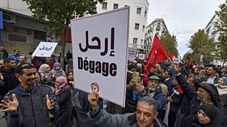 صورة من احتجاجات العاصمة التونسية تونس على سياسات الرئيس قيس سعيد. 10/12/2022