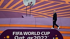 رئيس الفيفا جياني إنفانتينو يصل إلى نهاية مباراة تحديد المركز الثالث بين كرواتيا والمغرب في الدوحة. 2022/12/17