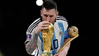 Lionel Messi mit der erhofften WM-Trophäe