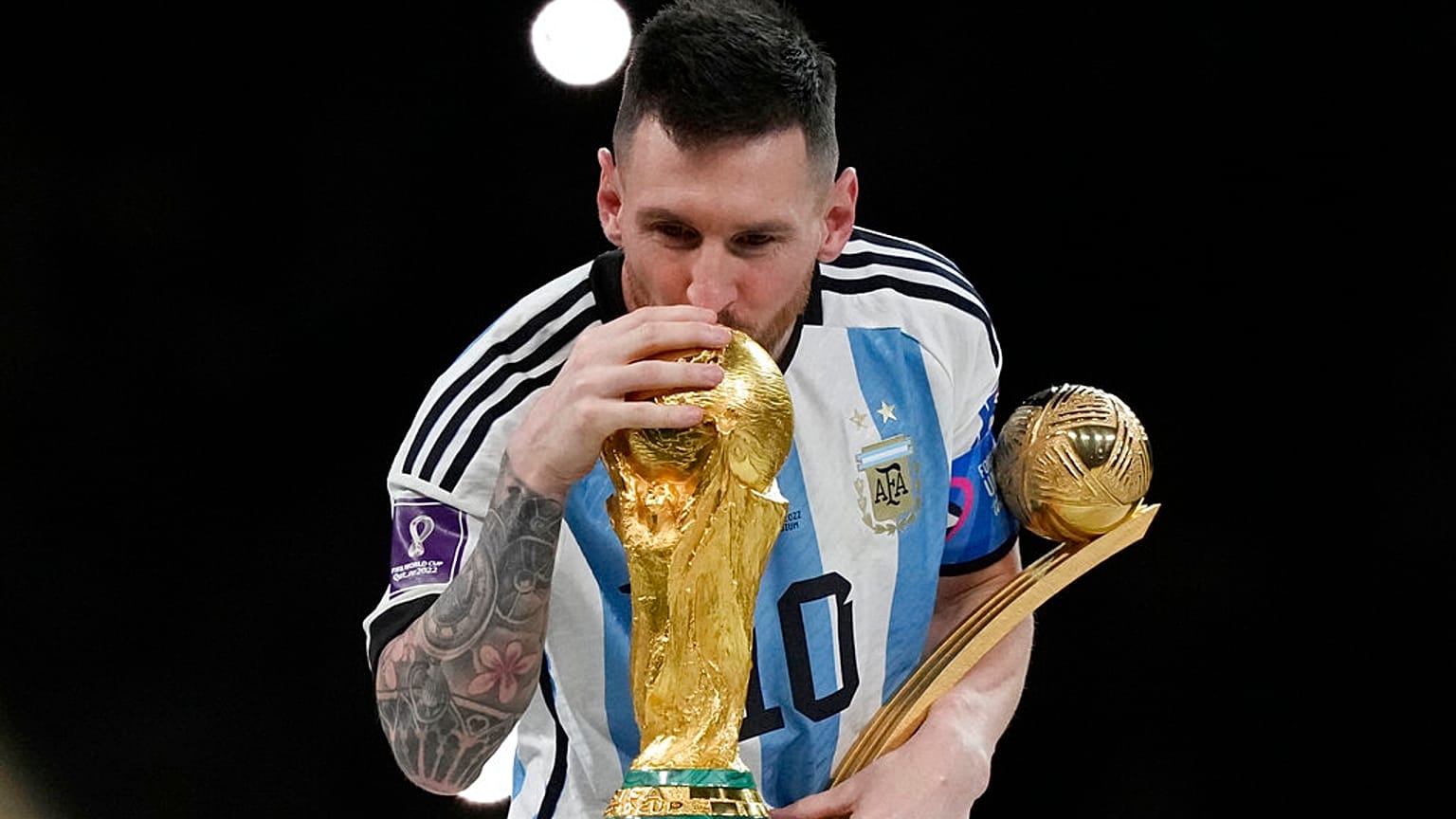 Arjantinli futbolcu Lionel Messi Dünya Kupası sevinci yaşadı