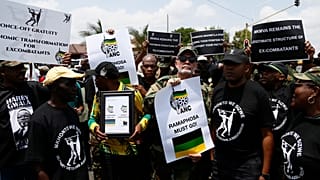 "Ramaphosa deve andarsene". (Johannesburg, 16.12.2022)