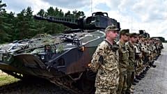 БМП "Пума" во время инспекции на учениях в Нойштадте, июнь 2016