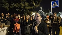 نهاما تینا خاخام ۸۴ ساله را متهم کرد که به او تجاوز جنسی کرده است