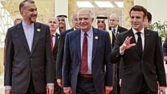  وزير الخارجية الإيراني حسين أمير عبد اللهيان، والممثل الأعلى للاتحاد الأوروبي للشؤون الخارجية والسياسة الأمنية، جوزيب بوريل، والرئيس الفرنسي إيمانويل ماكرون، عمان. 2022/12/20