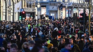Zsúfolt a Regent Street Londonban, 2020-ban
