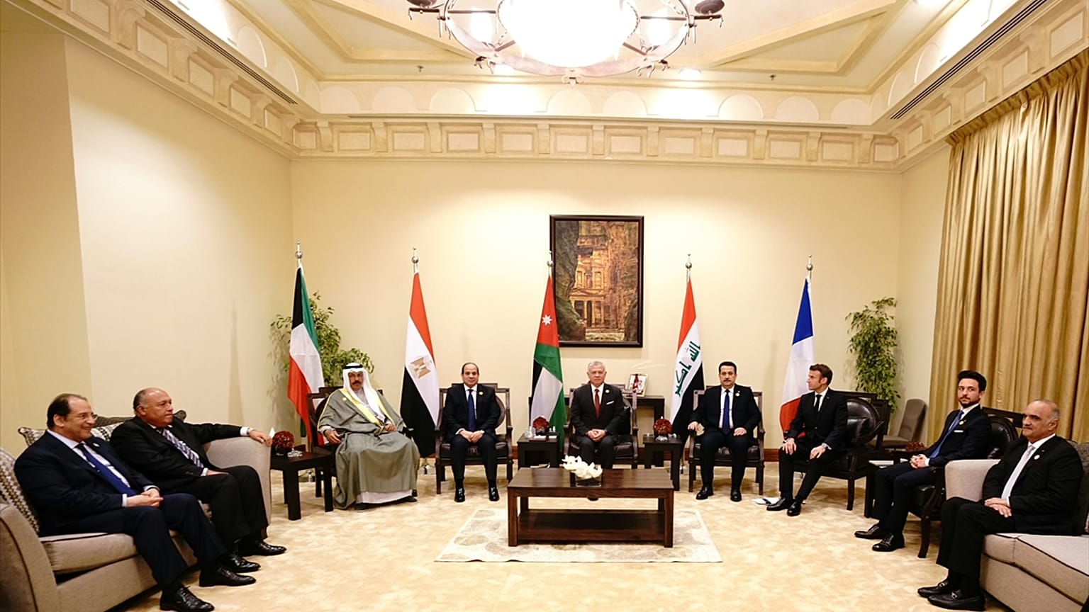 Macron, Orta Doğu ülkelerini Ürdün'de topladı