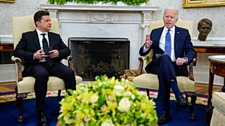 Volodimir Zelenszkij (balra) és Joe Biden (jobbra)
