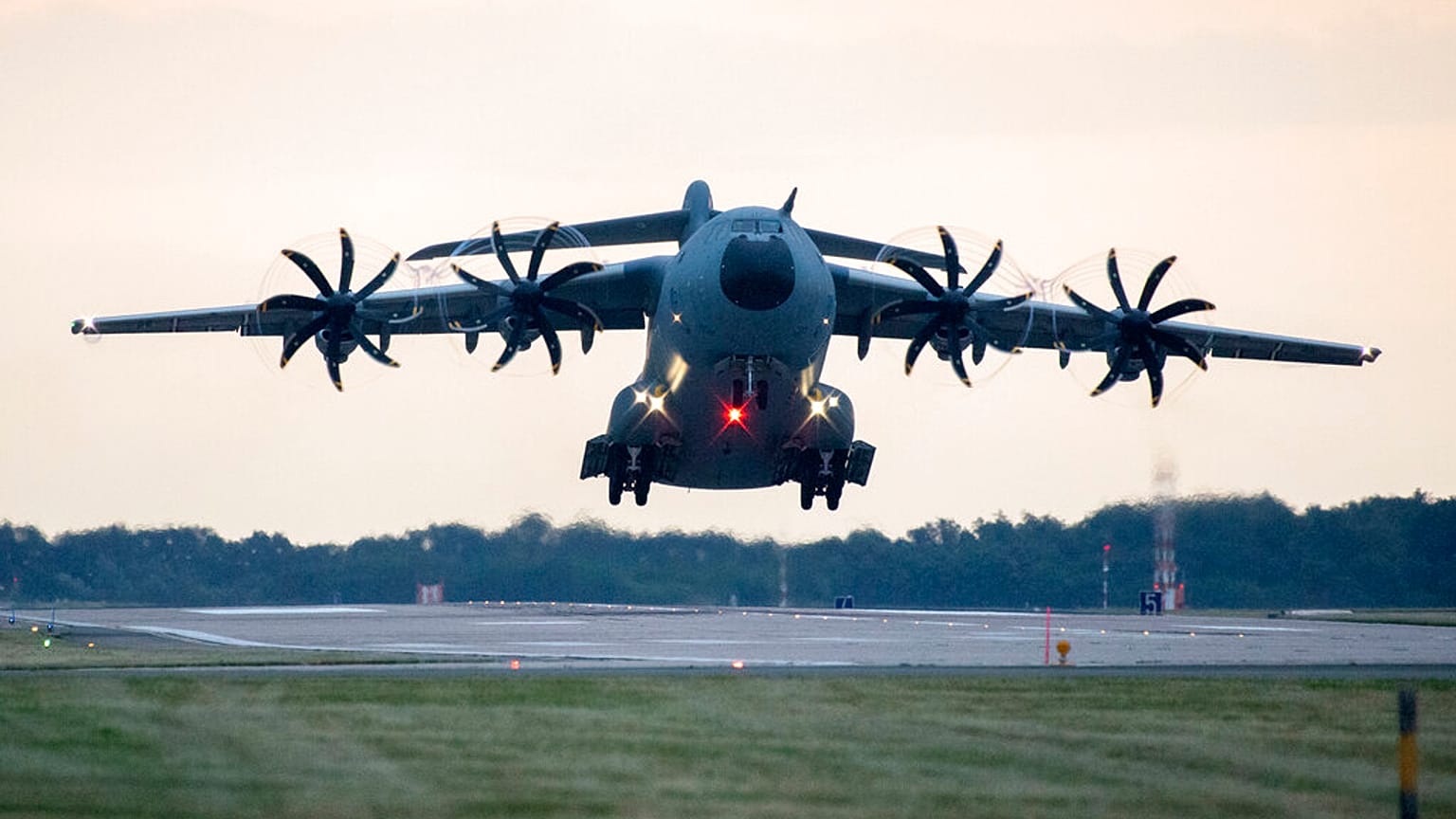 Arşiv -- A400M askeri kargo uçağı