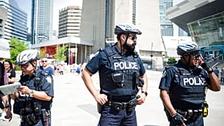 Kanada'nın Toronto kentinde bir kişiyi bıçaklayarak öldüren 8 genç kız ikinci derece cinayetle suçlandı