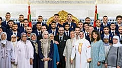 العاهل المغربي محمد السادس بمعية أسود الأطلس وأمهاتهم 