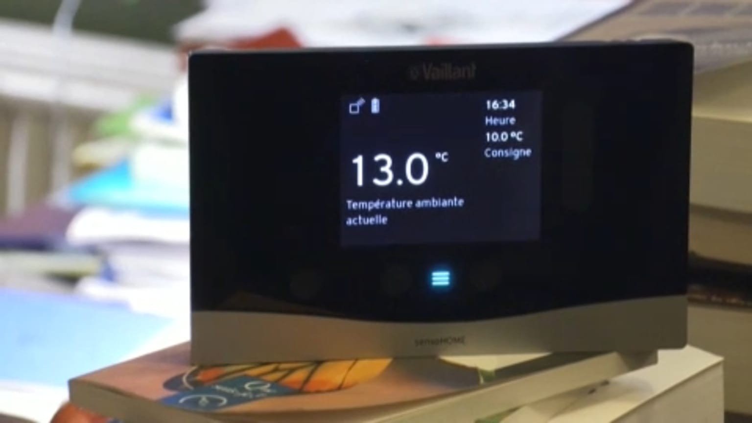 Kijelző mutatja a hőmérsékletet Grégoire Wallenborn házában.