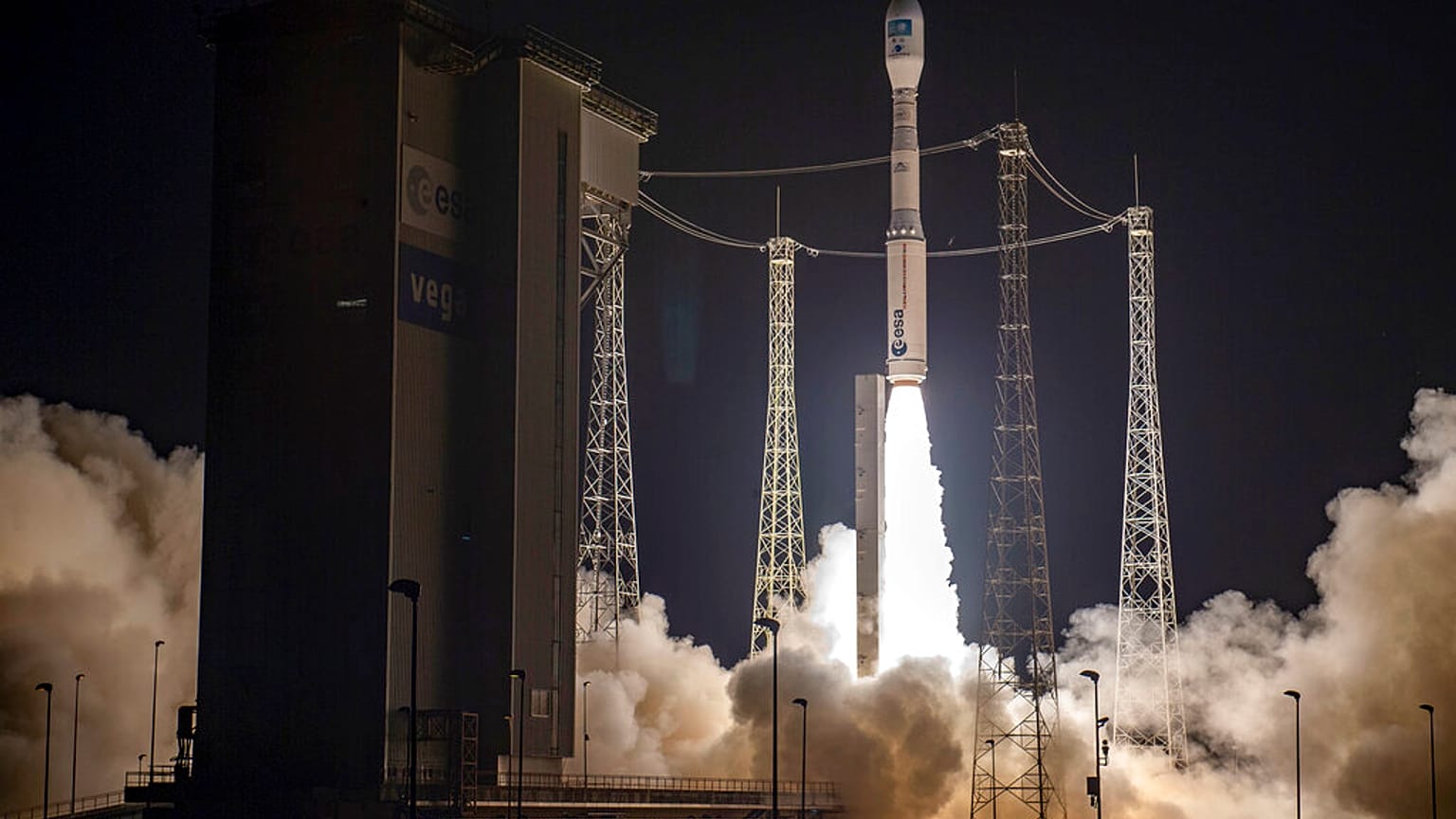 Le lancement de la fusée européenne VEGA-C, Kourou, Guyane française, le 21 décembre 2022