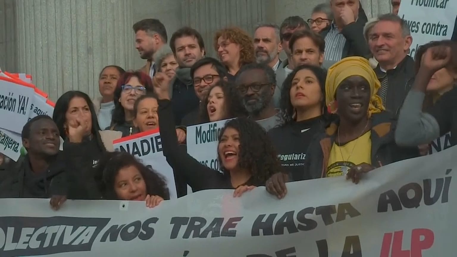 Migrant rights petition handed in to Spanish parliament
