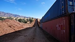 Az arizonai konténerfal a mexikói határon