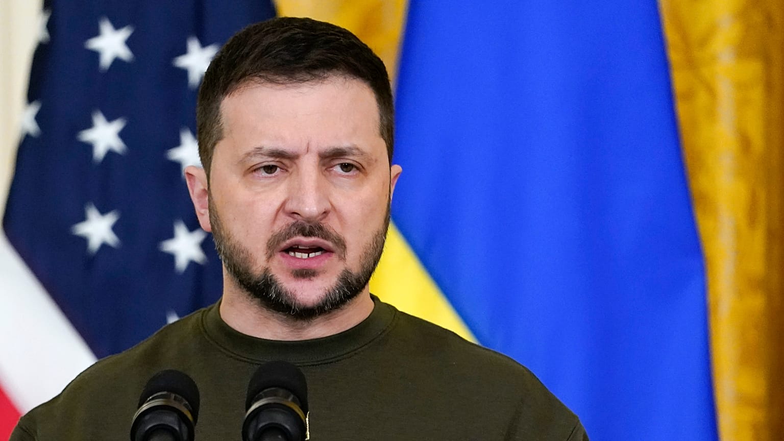 Volodymyr Zelenskyy durante a conferência na Casa Branca