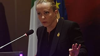 رئيسة الوزراء الإيطالية جيورجيا ميلوني خلال مؤتمر صحفي عقب اختتام قمة مجموعة العشرين في نوسا دوا في منتجع جزيرة بالي الإندونيسية-16 نوفمبر 2022.
