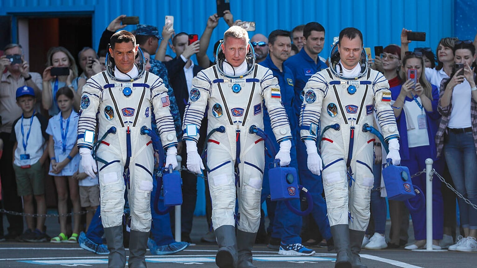Soyuz kapsülü ile uzaya giden Rus kozmonotlar