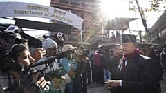 Charles Sobhraj elhagyja a nepáli börtönt