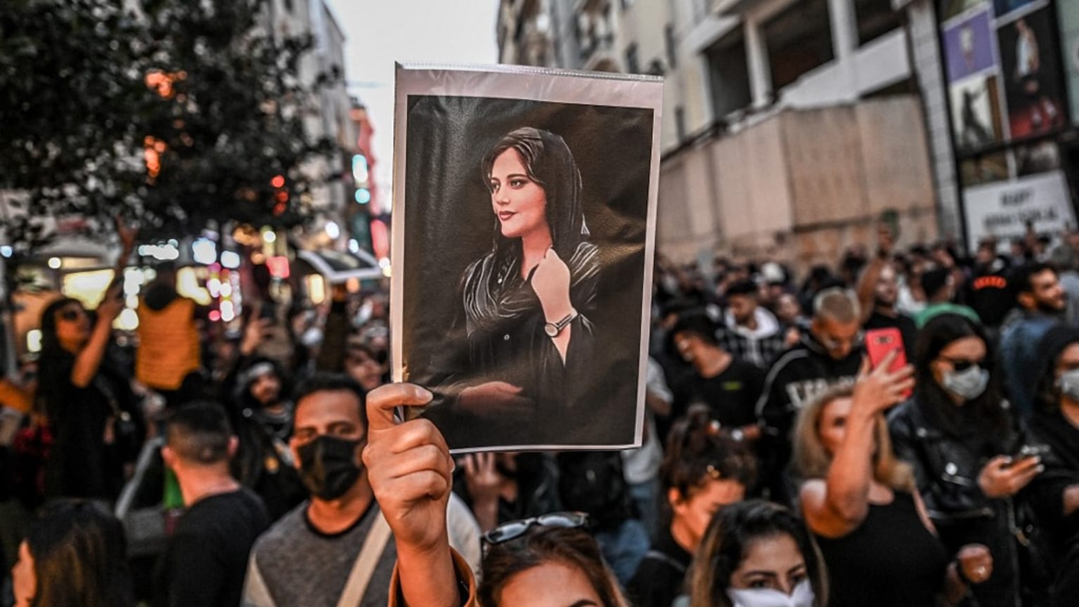 Dünya genelinde Mahsa Amini için destek gösterileri yapıldı