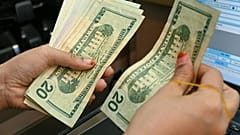 2023'ün ilk günlerinde Katar'dan 2 milyar dolar gelecek (arşiv)