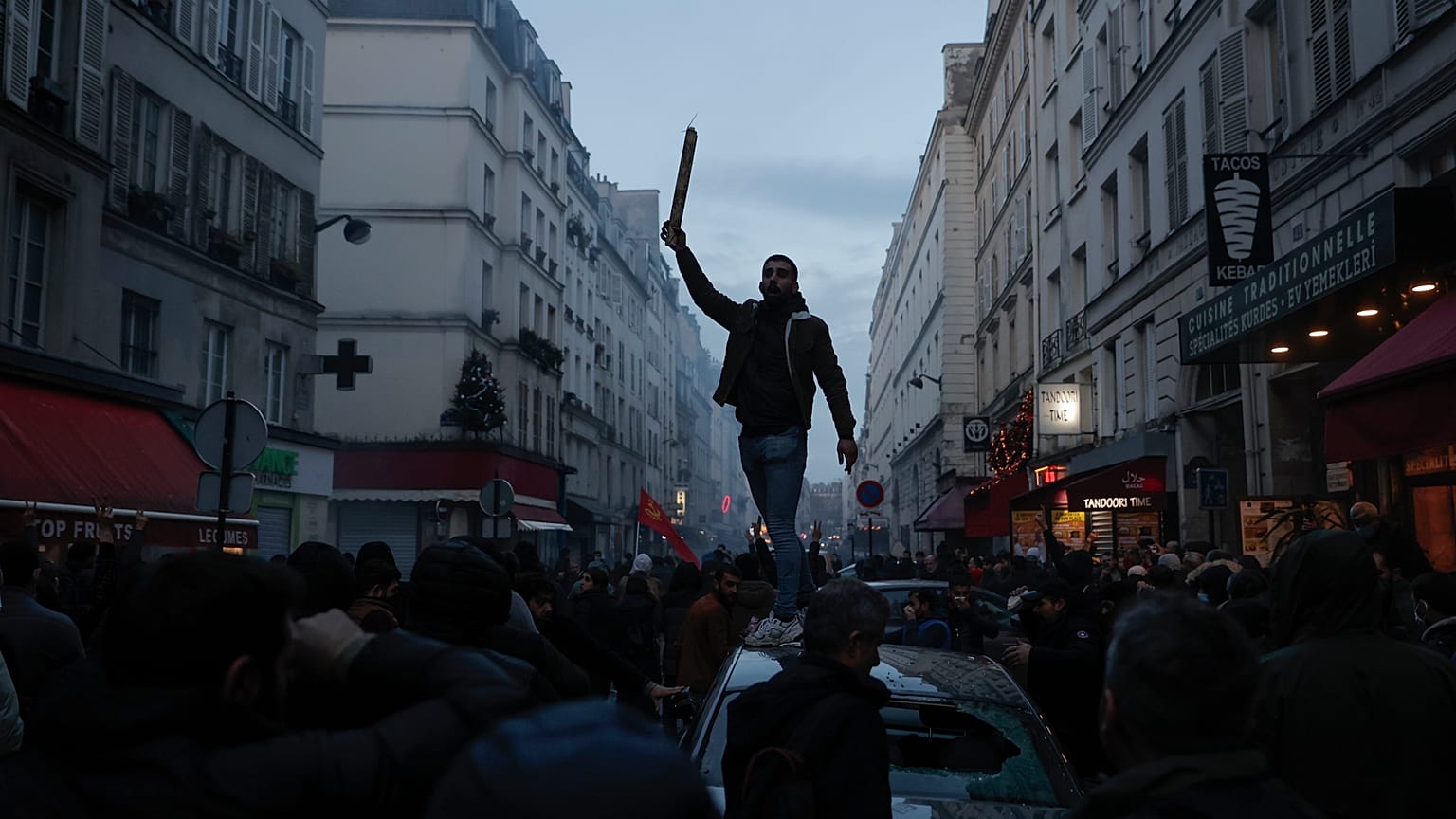Die kurdische Gemeinde in Frankreich ist aufgebracht und fordert Aufklärung der Hintergründe der Tat