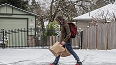 Extreme Kälte und Schneefall sorgen für chaotische Zustände in Teilen der USA.