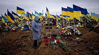 У могилы военнослужащего ВСУ Сергея Клименко, 23 декабря 2022 года.
