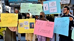 Protest gegen das von den Taliban erlassene Universitätsverbot für Frauen