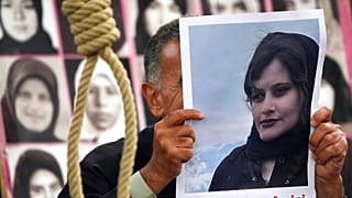 İran Yargıtay'ı, Mahsa Amini protestoları sorasında idam cezasına çarptırılan rapçi Saman Seydi Yasin hakkındaki idam kararına yaptığı temyiz başvurusunu kabul etti